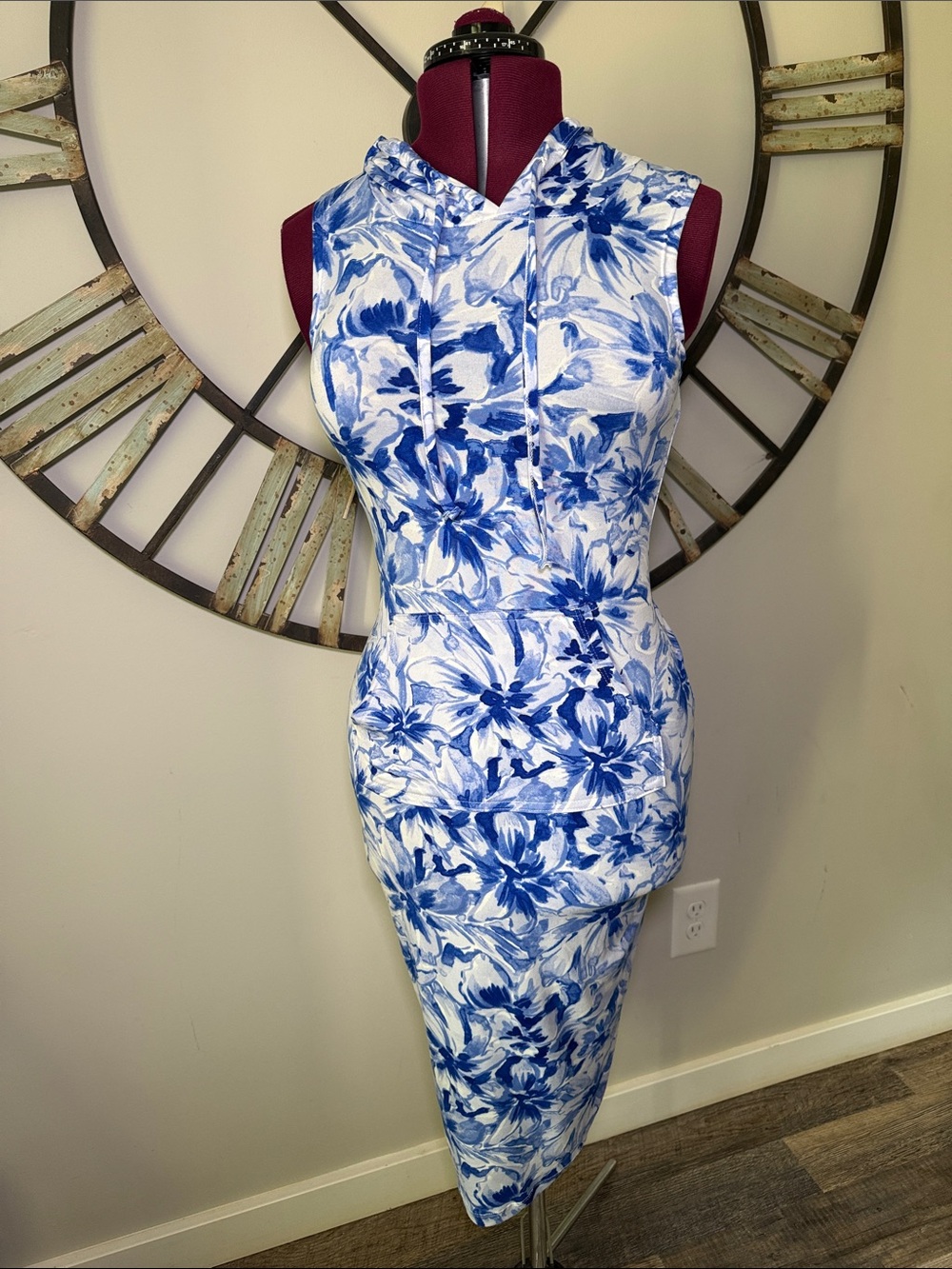 Love Sleeveless Blue & White Floral Hoodie Sheath Dress NWTS